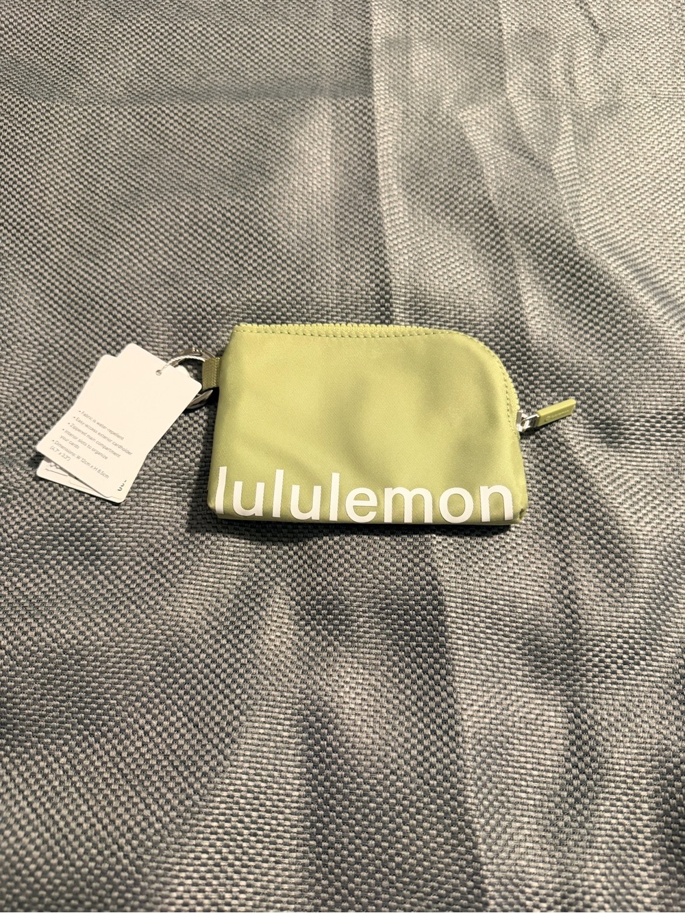 NWT Lululemon Clippable Card Pouch - Edamame Green / White Opal